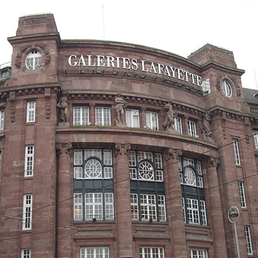 Galeries Lafayette vue ext&eacute;rieure sur les menuiseries Bieber monument de France